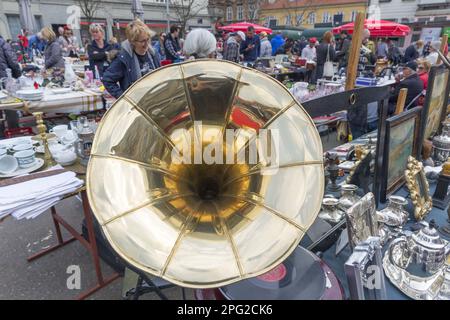 Marché aux puces le dimanche à Zagreb, Croaia Banque D'Images