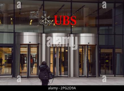 Londres, Royaume-Uni. 20th mars 2023. Vue extérieure des bureaux d'UBS UK dans la City de Londres, alors que le géant bancaire suisse annonce sa prise de contrôle de la banque en difficulté Credit Suisse. Credit: Vuk Valcic/Alamy Live News Banque D'Images