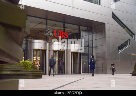Londres, Royaume-Uni. 20th mars 2023. Vue extérieure des bureaux d'UBS UK dans la City de Londres, alors que le géant bancaire suisse annonce sa prise de contrôle de la banque en difficulté Credit Suisse. Credit: Vuk Valcic/Alamy Live News Banque D'Images