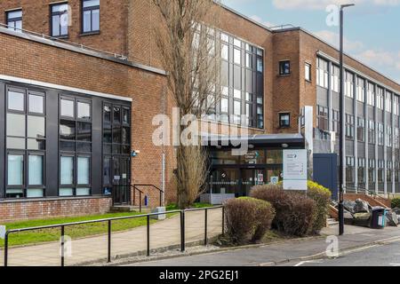Université de l'ouest de l'Écosse , campus de l'Ayr College, à côté de la rivière Ayr, Ayr, Ayrshire, Écosse, Royaume-Uni Banque D'Images