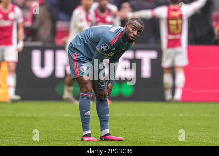 AMSTERDAM, PAYS-BAS - MARS 19: Lutscharel Geertruida de Feyenoord pendant le match néerlandais Eredivisie entre Ajax et Feyenoord à Johan Cruijff sont Banque D'Images