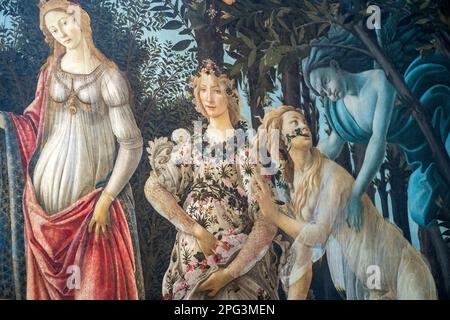 La Primavera, signifiant printemps, peinte par Sandro Botticelli à la galerie Uffizi de Florence, en Italie. Banque D'Images