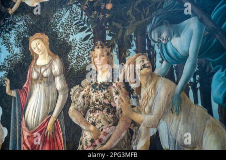 La Primavera, signifiant printemps, peinte par Sandro Botticelli à la galerie Uffizi de Florence, en Italie. Banque D'Images