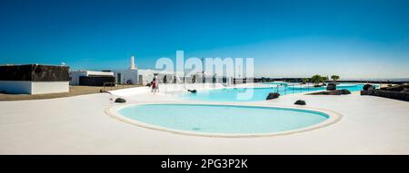 Arrecife, Lanzarote, îles Canaries, mars 2023: Vue sur l'île de Fermina à Arrecife, Lanzarote, conçue par Cesar Manrique Banque D'Images