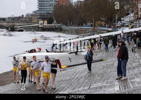 The Head of the River Race, course d'aviron contre la montre qui se tient chaque année sur la Tamise à Londres, en Angleterre, entre les huit, Putney, en Angleterre, au Royaume-Uni Banque D'Images