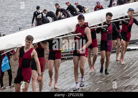 The Head of the River Race, course d'aviron contre la montre qui se tient chaque année sur la Tamise à Londres, en Angleterre, entre les huit, Putney, en Angleterre, au Royaume-Uni Banque D'Images