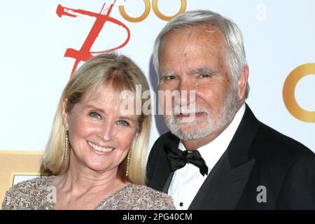 Los Angeles, États-Unis. 17th mars 2023. LOS ANGELES - 17 MARS : Laurette Spang-McCook. John McCook à l'anniversaire 50th des jeunes et des agités à la Vibiana sur 17 mars 2023 à Los Angeles, CA (photo par Katrina Jordanie/Sipa USA) crédit: SIPA USA/Alay Live News Banque D'Images