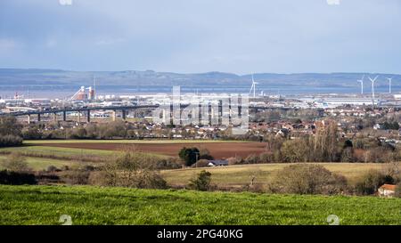Le paysage urbain industriel d'Avonmouth Docks à Bristol, avec le pont Avonmouth M5 devant, et l'estuaire Severn, M4 second Crossing, Wye Banque D'Images