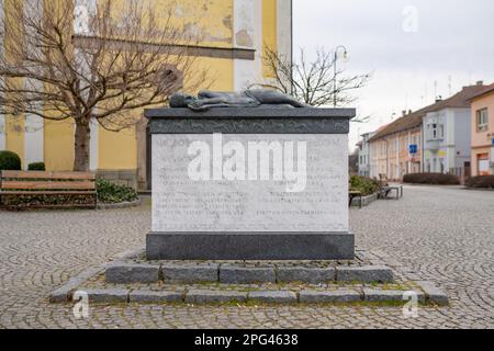 Monument à deux soldats américains tombés du 42nd e Escadron de reconnaissance Cavalry, tué pendant la libération de la Tchécoslovaquie, à Bela nad Radbuzou. Banque D'Images