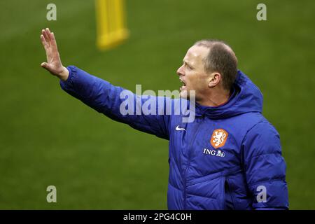 ZEIST - entraîneur adjoint Sipke Hulshoff lors d'une session de formation de l'équipe nationale néerlandaise sur le campus de KNVB sur 20 mars 2023 à Zeist, pays-Bas. L'équipe nationale néerlandaise se prépare pour le match de qualification du Championnat d'Europe contre la France. ANP MAURICE VAN STONE Banque D'Images