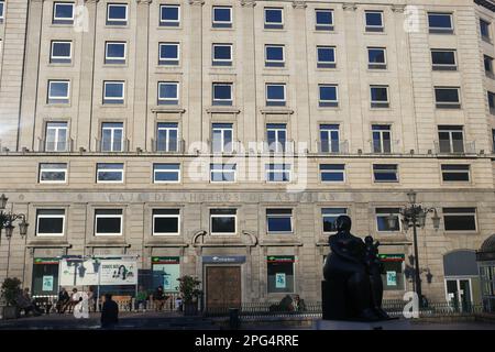 Oviedo, Espagne, 20th mars 2023: Le bâtiment Cajatur, aujourd'hui connu sous le nom d'Unicaja Banco pendant les banques, booste l'Ibex 35 après une ouverture négative, sur 20 mars 2023, à Oviedo, Espagne. Credit: Alberto Brevers / Alay Live News Banque D'Images