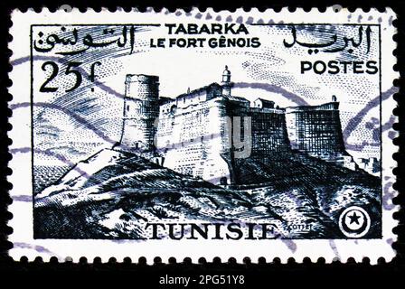 MOSCOU, RUSSIE - 16 MARS 2023 : le timbre-poste imprimé en Tunisie montre Tabarka, le fort génois, série du tourisme, vers 1956 Banque D'Images