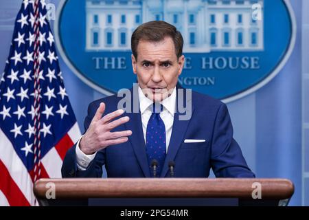 Washington, États-Unis. 20th mars 2023. John Kirby, conseiller en sécurité nationale pour les communications stratégiques, parle de la Russie et de la Chine lors d'un exposé de presse à la Maison Blanche à Washington, DC sur 20 mars 2023. Photo de Jim Lo Scalzo/UPI crédit: UPI/Alay Live News Banque D'Images
