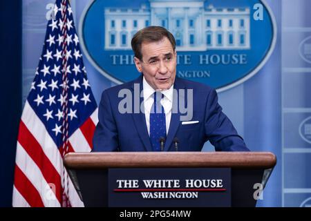 Washington, États-Unis. 20th mars 2023. John Kirby, conseiller en sécurité nationale pour les communications stratégiques, parle de la Russie et de la Chine lors d'un exposé de presse à la Maison Blanche à Washington, DC sur 20 mars 2023. Photo de Jim Lo Scalzo/UPI crédit: UPI/Alay Live News Banque D'Images