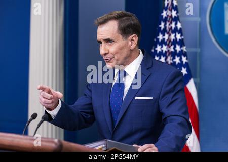 Washington, États-Unis. 20th mars 2023. John Kirby, conseiller en sécurité nationale pour les communications stratégiques, parle de la Russie et de la Chine lors d'un exposé de presse à la Maison Blanche à Washington, DC sur 20 mars 2023. Photo de Jim Lo Scalzo/UPI crédit: UPI/Alay Live News Banque D'Images