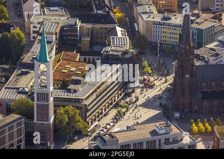 Vue aérienne, Heinrich-König-Platz dans la ville avec la vieille tour et la rue Propsteikirche Augustinus dans le quartier Altstadt à Gelsenkirchen, région de Ruhr, N Banque D'Images