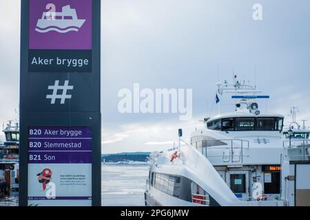 Oslo, Norvège - 11 mars 2023 : croisière touristique sur le fjord d'Oslo. Banque D'Images