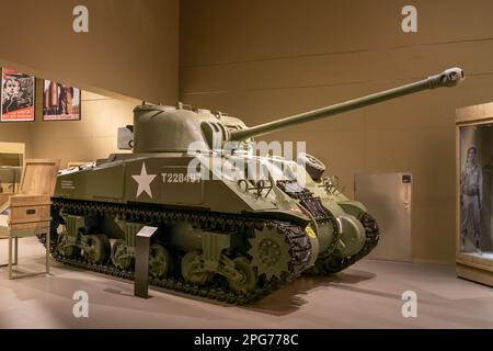 M4 Sherman tank, version Firefly du tank moyen produit en Grande-Bretagne, exposition au Musée de la Seconde Guerre mondiale à Gdansk, Pologne. Banque D'Images