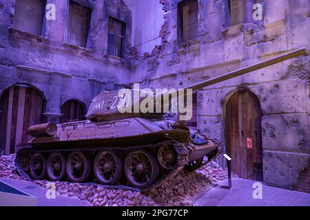 Le char soviétique T-34/85, exposition au Musée de la Seconde Guerre mondiale à Gdansk, Pologne. Banque D'Images