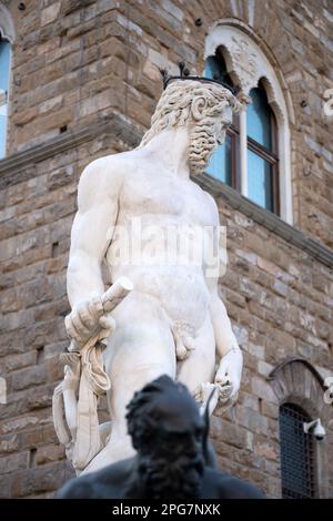 La fontaine de Neptune par l'artiste Bartolomeo Ammannati dans la Pizza della Signoria, près du Palazzo Vecchio, à Florence, en Italie Banque D'Images