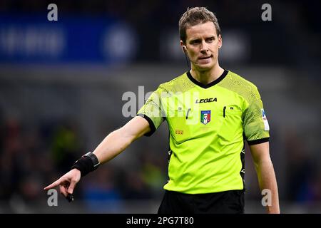 Milan, Italie. 19 mars 2023. Arbitre Daniele Chiffi gestes pendant la série Un match de football entre le FC Internazionale et le FC Juventus. Credit: Nicolò Campo/Alay Live News Banque D'Images