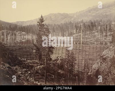 Barrage et lac, comté du Nevada, près de la vue vers 1871 par Carleton E. Watkins Banque D'Images