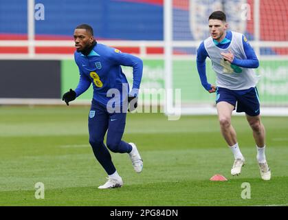 Ivan Toney (à gauche) et Declan Rice, en Angleterre, lors d'une séance d'entraînement à St. George's Park, Burton-on-Trent. Date de la photo: Mardi 21 mars 2023. Banque D'Images