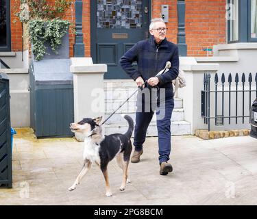 Gary Lineker quitte sa maison dans le sud de Londres ce matin. Photo prise le 12th mars 2023. © Belinda Jiao jiao.bilin@gmail.com 07598931257 https://W Banque D'Images