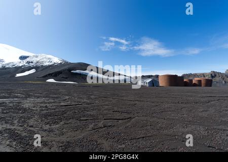 Old Whaling Station (site historique) dans la baie Whalers sur l'île Deception (volcan actif) - Antarctique Banque D'Images