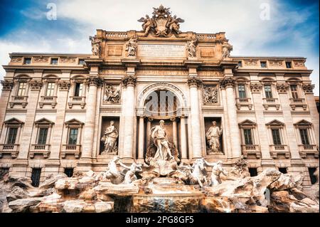 La célèbre fontaine de Trevi située à Rome, en Italie Banque D'Images