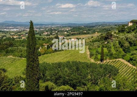 San Miniato, Pisa province, landscape of the Tuscany hills in springtime In the heart of Tuscany  - central Italy, Europe Banque D'Images