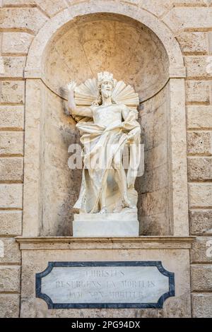 Statue du Christ ressuscité en dehors de l'église du crucifix le plus Saint (Francesco Baratta - 1636) - San Miniato, Toscane, Italie Banque D'Images