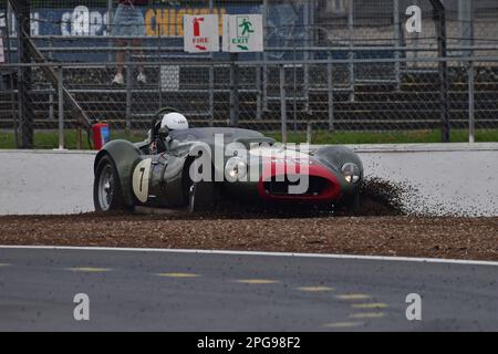 A travers le gravier à Luffield, Tony Bianchi, Farrellac Allard MkII, HSCC Griffiths Haig Trophée, nouvellement introduit pour 2022 le Griffiths Haig Trophée i Banque D'Images
