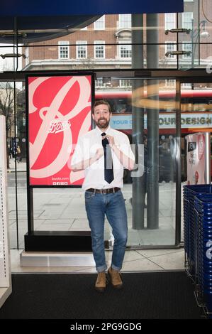 Londres, Royaume-Uni. 21st mars 2023. Kaiser Chiefs Ricky Wilson lance Doctor Seaweed Weed & Wonderful Supplements dans les magasins Boots. Cristina Massei/Alamy Live News Banque D'Images