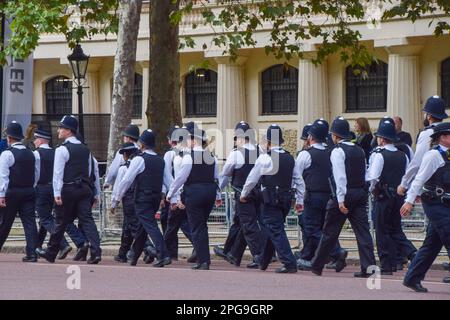 Londres, Royaume-Uni, 18th septembre 2022. Police métropolitaine dans le centre de Londres. Banque D'Images