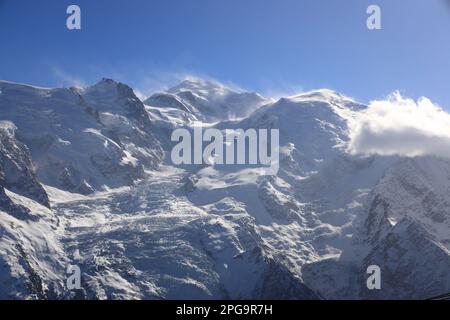 Vue sur le Mont blanc depuis la montagne du Brévent. Alpes françaises, Europe. Banque D'Images