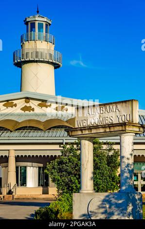 Le centre d'accueil de l'Alabama est photographié, 20 mars 2023, à Grand Bay, Alabama. Le centre d'accueil, l'un des huit dans l'État, est situé sur l'I-10. Banque D'Images