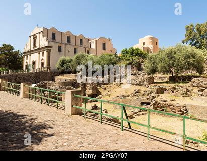 Zone archéologique et Église Sainte Marie Immaculée (Chiesa di Maria Santissima Immacolata) à Lipari, province de Messine, Italie. Banque D'Images