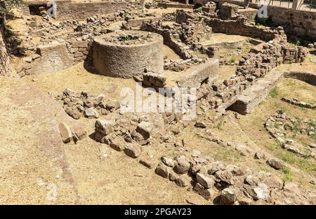 Zone archéologique et Église Sainte Marie Immaculée (Chiesa di Maria Santissima Immacolata) à Lipari, province de Messine, Italie. Banque D'Images