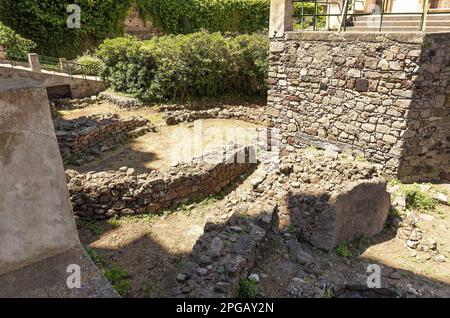 Zone archéologique et Église Sainte Marie Immaculée (Chiesa di Maria Santissima Immacolata) à Lipari, province de Messine, Italie. Banque D'Images