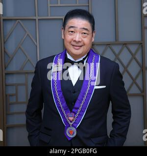 West Hollywood, Californie, États-Unis. 19th mars 2023. L'animateur de télévision Joey Zhou assistait à la cérémonie d'initiation au Bailliage de Los Angeles et Beverly Hills au Boxwood Restaurant de l'hôtel London West Hollywood à West Hollywood, en Californie. Crédit: Sheri Determan Banque D'Images