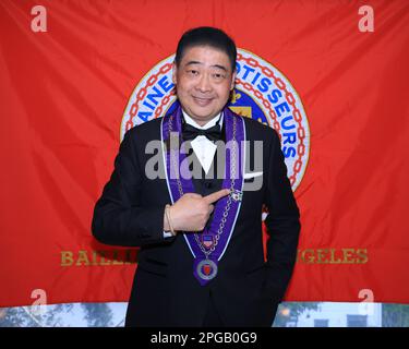 West Hollywood, Californie, États-Unis. 19th mars 2023. L'animateur de télévision Joey Zhou assistait à la cérémonie d'initiation au Bailliage de Los Angeles et Beverly Hills au Boxwood Restaurant de l'hôtel London West Hollywood à West Hollywood, en Californie. Crédit: Sheri Determan Banque D'Images