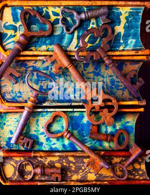 Merveilleux Old Skeleton Keys sur rare Books STILL Life Banque D'Images