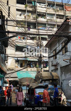 Câbles d'alimentation, China Town, Chinese Quarter, Samphanthawong, Bangkok, Thaïlande Banque D'Images