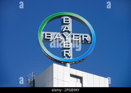 Bayer Cross, Hardenberg Tower, Budaapester Strasse, Charlottenburg, Berlin, Allemagne Banque D'Images