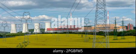 Vue panoramique de la centrale nucléaire de Mochovce. Slovaquie. Banque D'Images