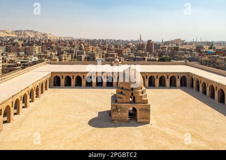 Vue sur le Caire depuis la mosquée d'Ahmed Ibn Tulun, le Caire, Égypte Banque D'Images