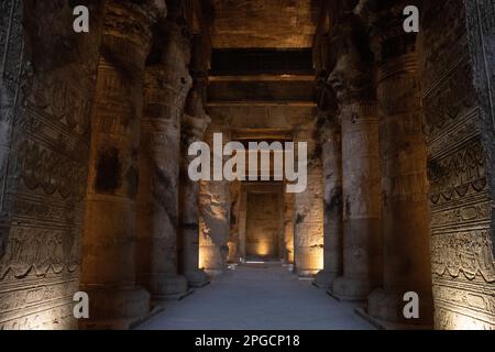 Ancien temple égyptien de Hathor (temple de Dendra), Qena, Égypte Banque D'Images