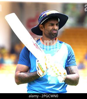 Chennai, Inde. 22nd mars 2023. Session d'entraînement avant 3rd ODI entre l'Australie et l'Inde au stade ma Chidambaram, Chennai. Joueurs de l'équipe indienne. Suryakumar en action Credit: Seshadri SUKUMAR/Alay Live News Banque D'Images