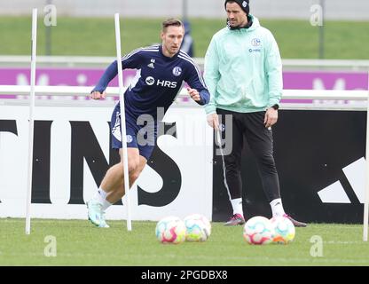 Gelsenkirchen, Allemagne. 22nd mars 2023. Firo : 02/22/2023, football, 1st ligue, 1st Bundesliga, Saison 2022/2023, FC Schalke 04, formation, SEBASTIAN POLTER/dpa/Alamy Live News Banque D'Images